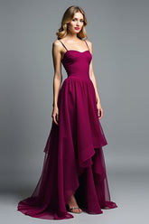 Dunkelviolettes Spaghettiträger A-Linie Langes Hochzeitsgastkleid mit Rüschen